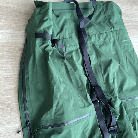 The North Face Pumori Gore-Tex Bib Pants Men's Summit Series Bibs - Picture 14 of 16